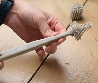Brosse de nettoyage 2-en-1 pour tétines et biberons